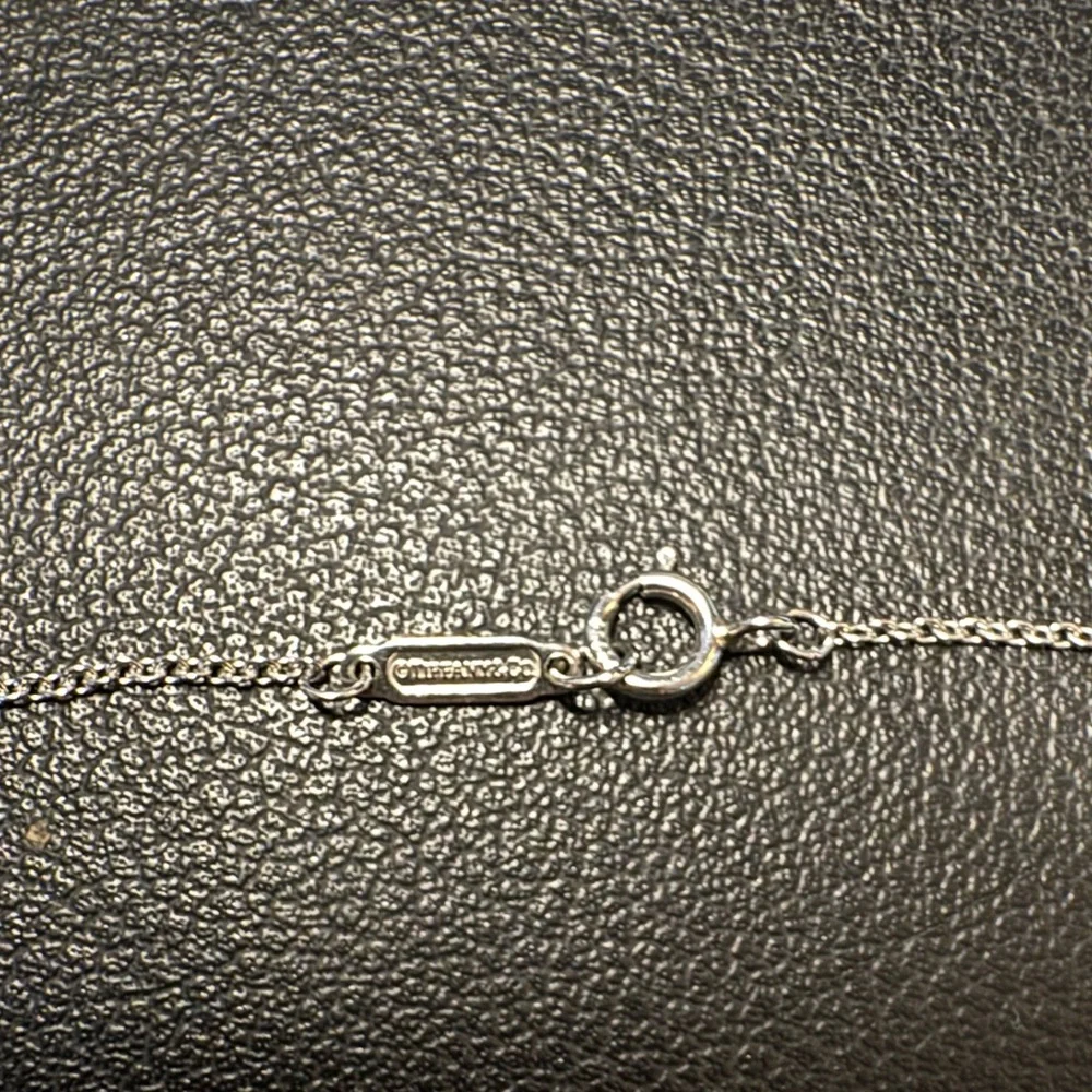 Tiffany Lynn pendant necklace in Platinum & Diamond. Sold private sale - Picture 6 of 6